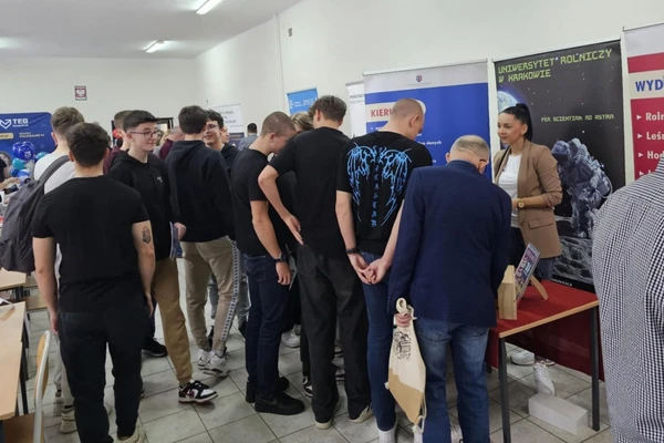 Powiatowe Targi Edukacji i Pracy „Zaplanuj swoją przyszłość” w Radomsku