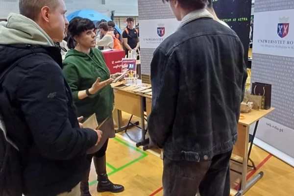 uczestnicy targów edukacyjnych 3